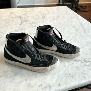 Nike blazers, black suede size 6